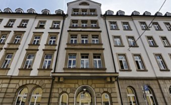 Komplizierte Architektur des Gedenkens