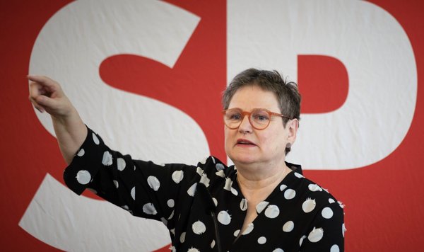 Die SPD-Bundestagabgeordnete Leni Breymaier deutet auf die fehlenden Praxen für Schwangerschaftsabbrüche im Südwesten hin.