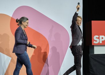 Nina Scheer und Karl Lauterbach: Auftritt unter Applaus.
