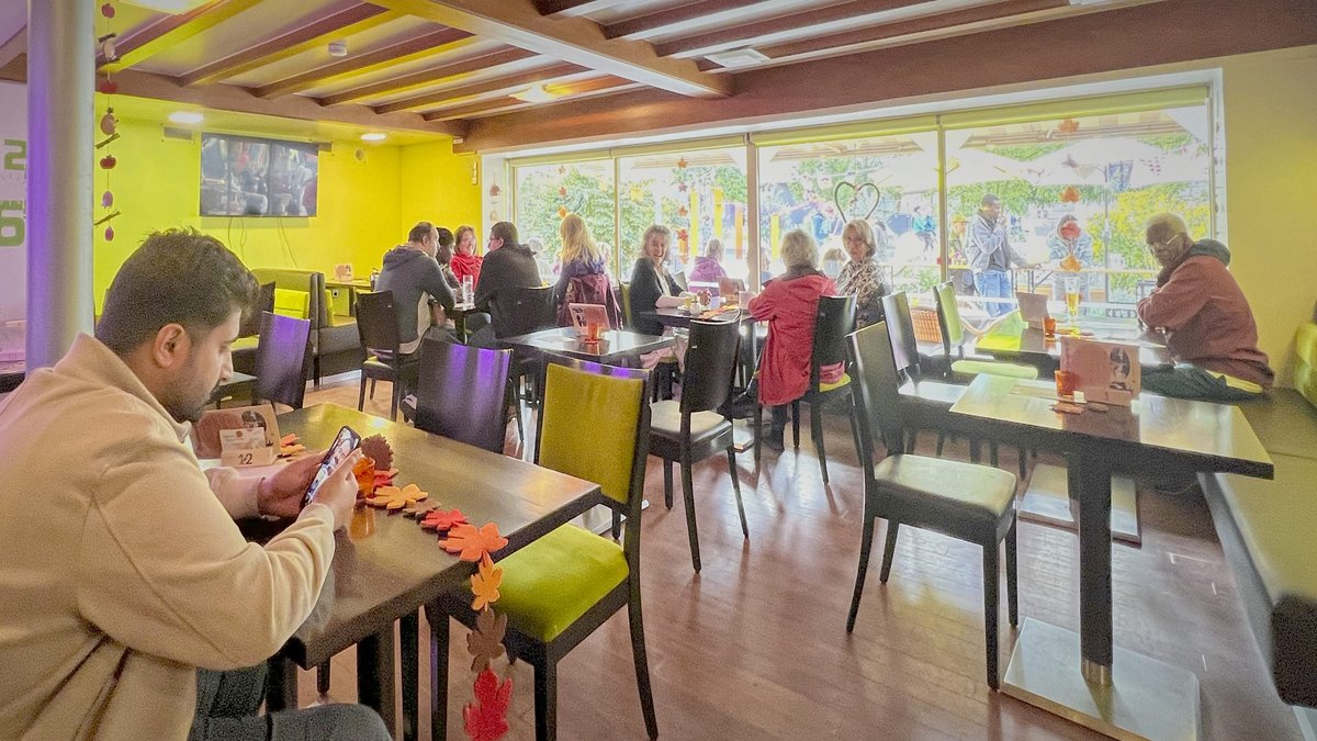 Drinnen gibt es Wärmendes für Leib und Seele.