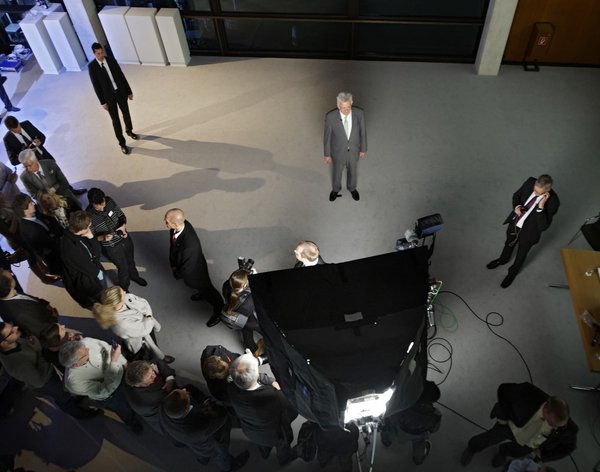 Im November 2011 verkündet MP Winfried Kretschmann das Ergebnis der Volksabstimmung zu Stuttgart 21.