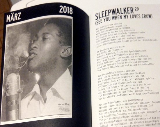 Die Gedichte werden mit Schwarzweiß-Fotografien kombiniert.