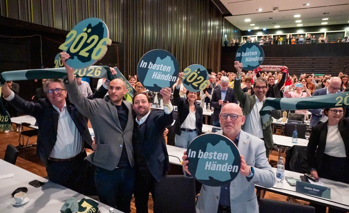 Grünen-Parteitag: Die Werbemittel für den Wahlkampf gibt es schon.