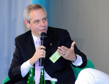 Befürchtet Blackouts: Michael Vassiliadis, Chef der Industriegewerkschaft Bergbau, Chemie und Energie (IGBCE), im Bild bei einer Veranstaltung der Heinrich-Böll-Stiftung im September 2010. Foto: Stephan Röhl, CC-BY-SA 2.0