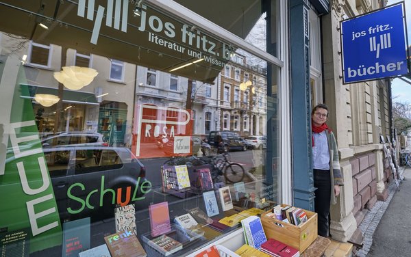 Buchhändlerin Jana Kling und ihre KollegInnen wollten nicht untätig bei den Corona-Demos zusehen. 