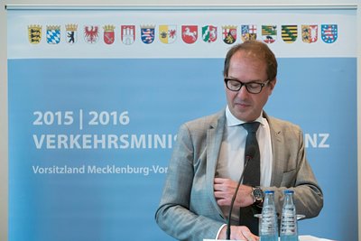 Keine Angst, der tut nichts: Bundesverkehrsminister Alexander Dobrindt (CSU)
