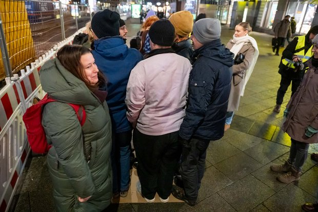 Wie viele Menschen passen auf einen Quadratmeter?