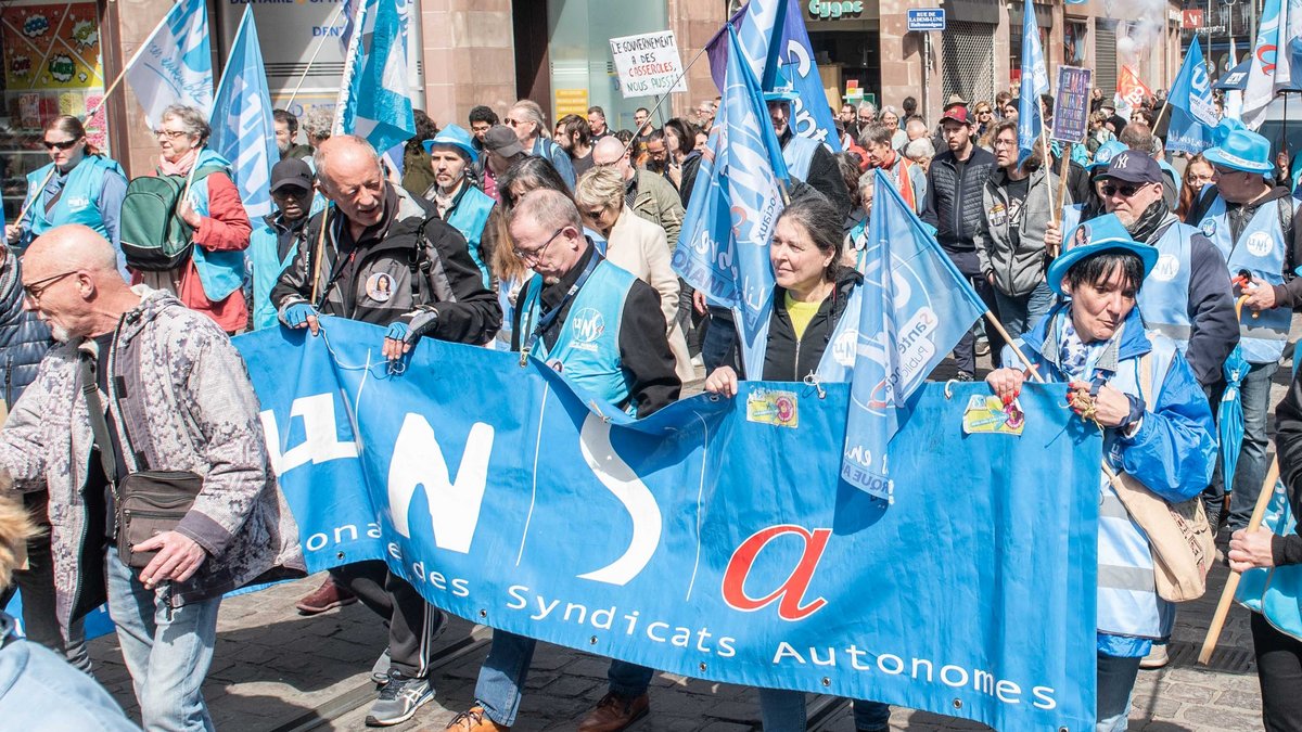 Und mit den Gewerkschaften: dem blauen Block der unabhängigen Gewerkschaften, ...