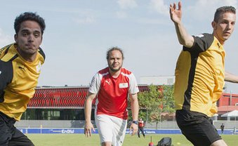 Auf dem Platz geben sie alles