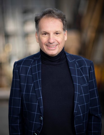 Der neue künstlerische Intendant Christian Firmbach. Foto: Stephan Walzl