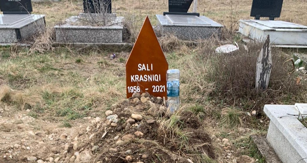Das Grab von Sali Krasniqi, gestorben an unmenschlicher Politik und Behördenversagen. Foto: privat