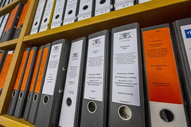 Gesammeltes Wissen, das genutzt werden sollte: Akten des zweiten NSU-Untersuchungsausschusses des baden-württembergischen Landtags. Foto: Joachim E. Röttgers