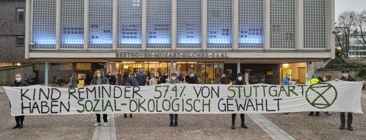 Große Erinnerung vor der Liederhalle. Große Erinnerung vor der Liederhalle.