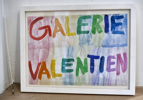 Der übergab die Galerie inzwischen an seine Tochter. Der übergab die Galerie inzwischen an seine Tochter.