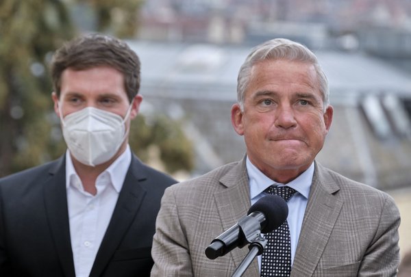 "Der Armin ist aus Kanzlerholz": Thomas Strobl (vorne) und Manuel Hagel. 