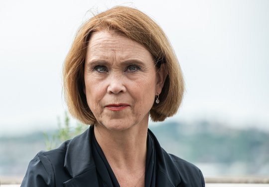 Ministerin Petra Olschowski will am Interim deutlich sparen – allein das Wie bleibt unklar. Foto: Jens Volle
