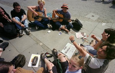 Der Kirchentag wird aus Steuermitteln finanziert. Hier 1999. Das Sollte auch bei friedlichen "Begegnungen" nicht vergessen werden. 