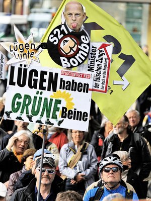 Kretschmann verliert den Halt bei seinen einstigen Wählern. Foto: Martin Storz