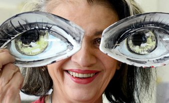 Nur Augen für Majolika