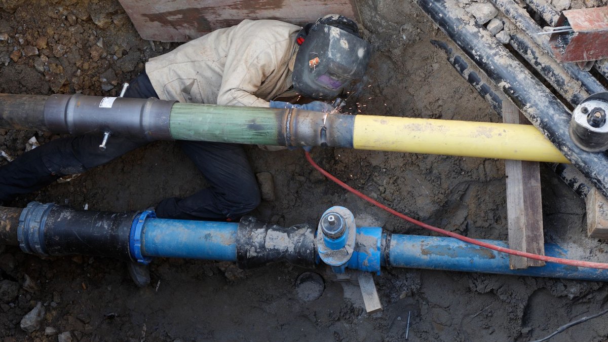 Zeit, nach den Wasserrohren zu schauen. Fotos: Joachim E. Röttgers