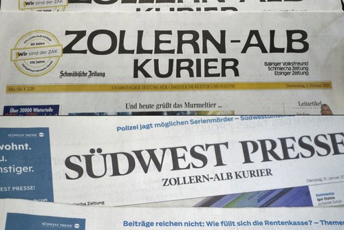 Das Publikum ist verwirrt. Wer ist jetzt der richtige ZAK? Der gelbe oder der blaue?  Foto: Joachim E. Röttgers