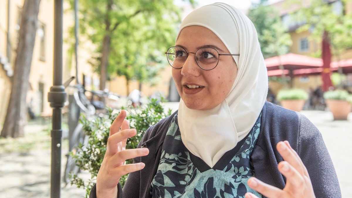 Aya Krkoutli: Der Feminismus und Claudia Roth haben sie zur Grünen Jugend gebracht. Heute ist sie deren Landessprecherin. Fotos: Jens Volle