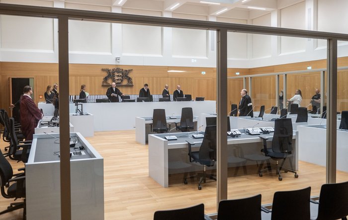 Das Oberlandesgericht hat viele weitere Prozesstage angesetzt, den letzten am 23. Oktober. Das Oberlandesgericht hat viele weitere Prozesstage angesetzt, den letzten am 23. Oktober.