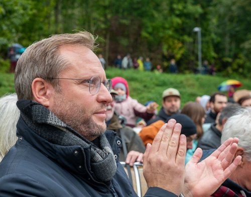 Auch Martin Ansbacher, Ulms OB, beteiligt sich an der Kundgebung.