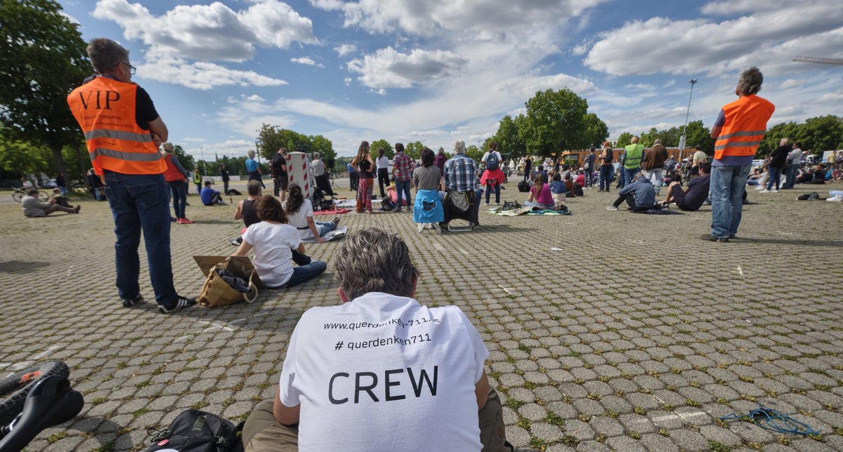 Das Freiheitsvirus ist offenbar doch nicht so ansteckend wie erhofft. Michael Ballweg auf dem Cannstatter Wasen. Das Freiheitsvirus ist offenbar doch nicht so ansteckend wie erhofft. Michael Ballweg auf dem Cannstatter Wasen.