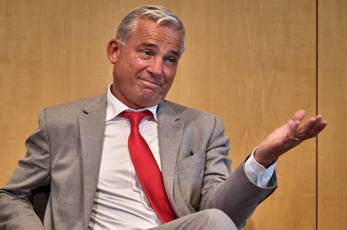 Wer hat, der hat? Thomas Strobl hat nicht selten einen Titel zu viel. Fotos: Joachim E. Röttgers Wer hat, der hat? Thomas Strobl hat nicht selten einen Titel zu viel. Fotos: Joachim E. Röttgers