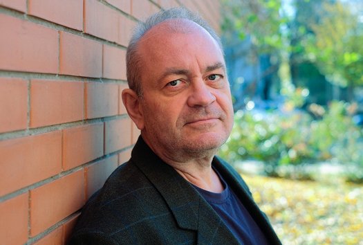 Der Journalist Ákos Tóth, einst stellvertretender Chefredakteur der größten ungarischen Tageszeitung. Foto: Simon Mark, Wahrheitsperlen
