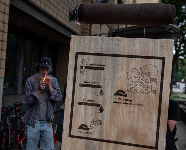 Anleitung zum Gebrauch der Zigarillos. Denn Rauchen ... 