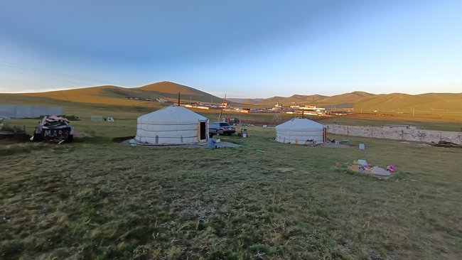 Das M.A.R.S. Art Camp, typisch mongolisch mit weitem Horizont. Foto: Susanne Jakob