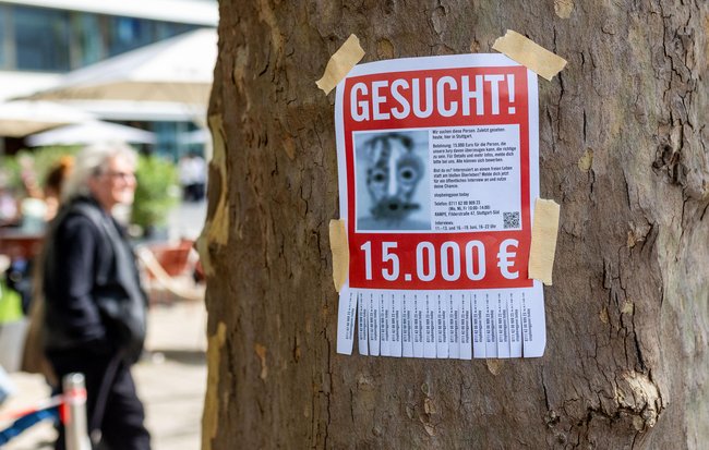 Werbung im Stadtviertel für die Aktion "Stop being Poor".