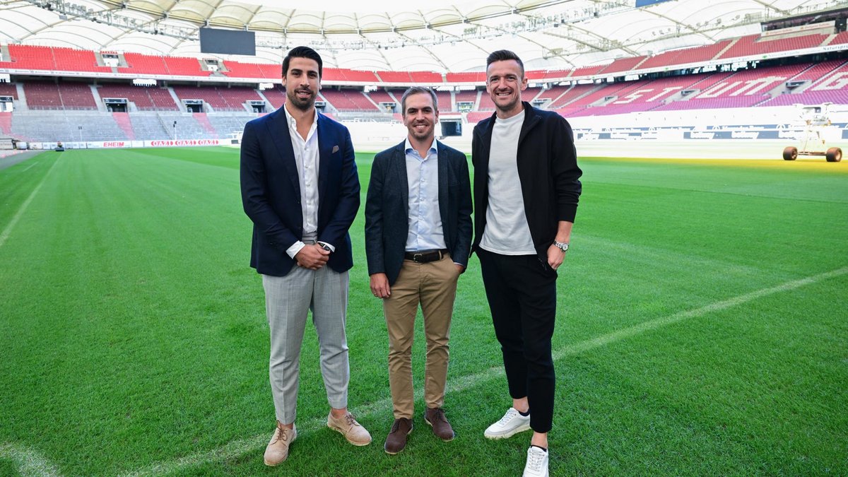 Beraterverträge in den Taschen: Sami Khedira, Philipp Lahm und Christian Gentner (v.l.) am 12. September im VfB-Stadion. Foto: dpa/Bernd Weißbrod