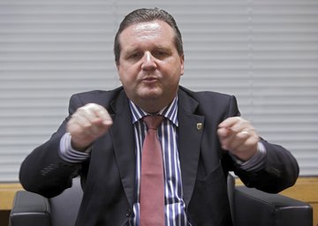 Stefan Mappus hat den Vertrag damals ausgehandelt.