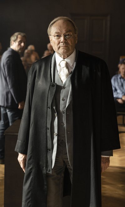 Nadlers Gegenspieler: der Anwalt Konrad Biegler (Klaus Maria Brandauer).