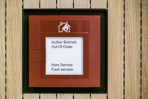 Inspiration für den Wahlabend: Brandmelder im Landtag. Foto: Joachim E. Röttgers