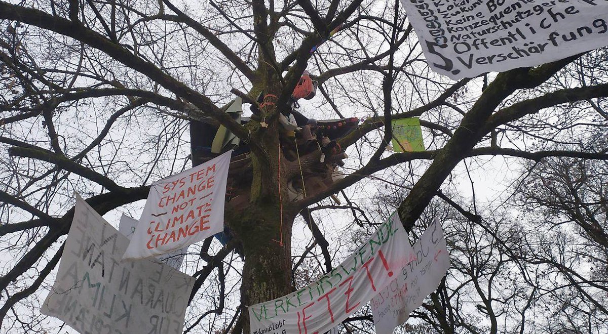 Weitere Ablenkungsmotive, die den Leuten den Kopf verdrehen könnten. Foto: Klimacamp Ravensburg