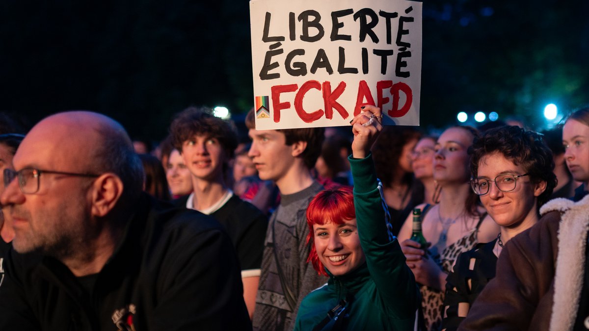 Politisch zeigt sich auch manche Besucher:in.
