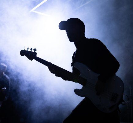 Bassist Philipp Lenk.