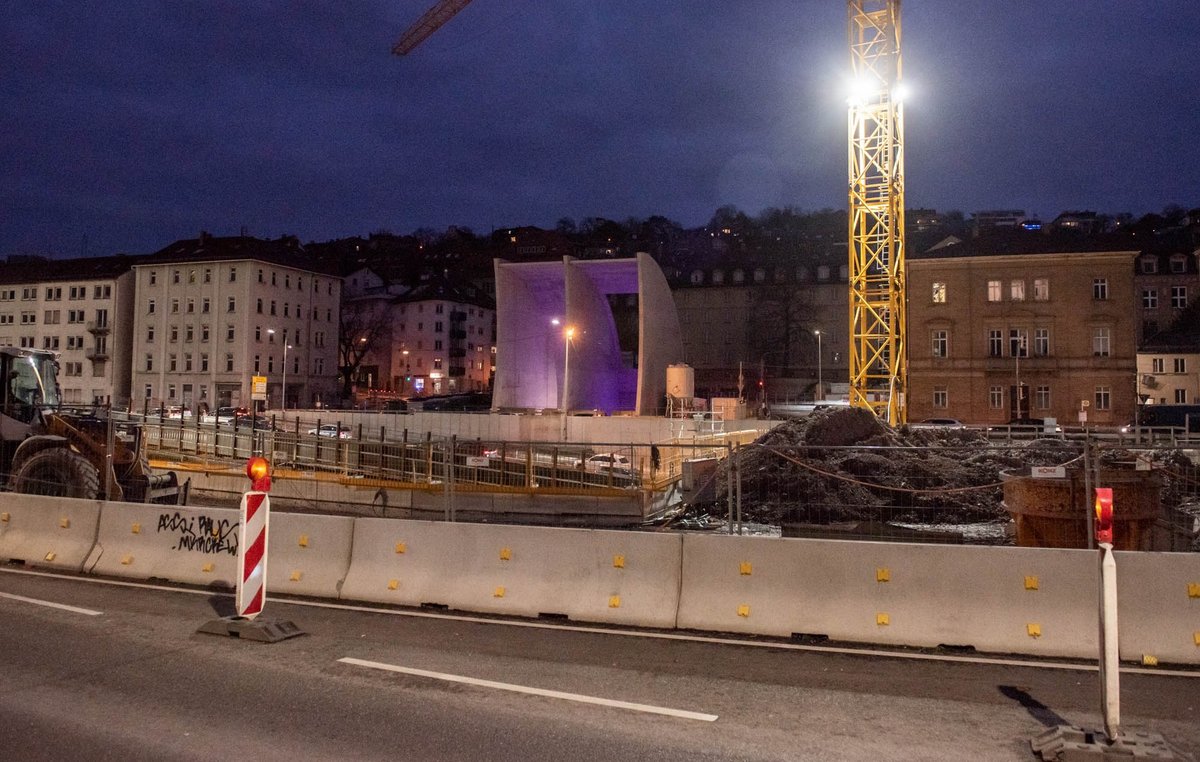 Was bleibt? Das Entlüftungsbauwerk zum Beispiel, vorerst jedenfalls. Was bleibt? Das Entlüftungsbauwerk zum Beispiel, vorerst jedenfalls.