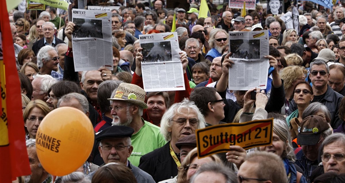 September 2012: Kontext-Fans auf einer Demo gegen Stuttgart 21. Foto: Joachim E. Röttgers