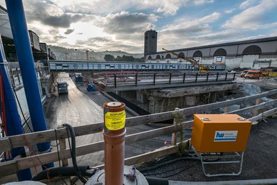 Der Verkehr ist nicht alleine für den Feinstaub verantwortlich. Messstation vor einer S-21-Baustelle.