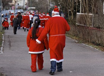 Frohe Weihnachten in Korntal: Die Nikolause der Brüdergemeinde auf dem Heimweg.