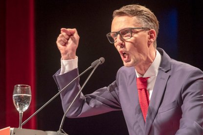 Vorm Spiegel geübt und vom höheren Wesen im Stich gelassen: Lars Castellucci.