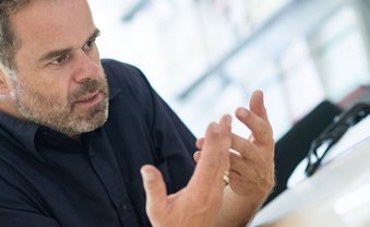 In den Abgrund geschaut