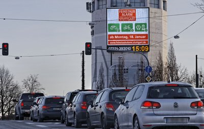 Autofrust statt Öffilust: Viele Arbeitsstätten sind mangels gutem ÖPNV-Netz besser mit dem Auto zu erreichen.
