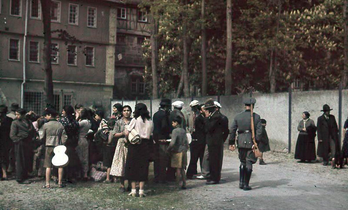 Fast 500 Sinti wurden im Mai 1940 vom Hohenasperg nach Auschwitz deportiert. Foto: Bundesarchiv, R 165 Bild-244-47, CC BY-SA 3.0 de