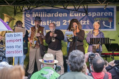 "Lenkungskreis Jazz" auf der 378. Montagsdemo. Foto: Joachim E. Röttgers
